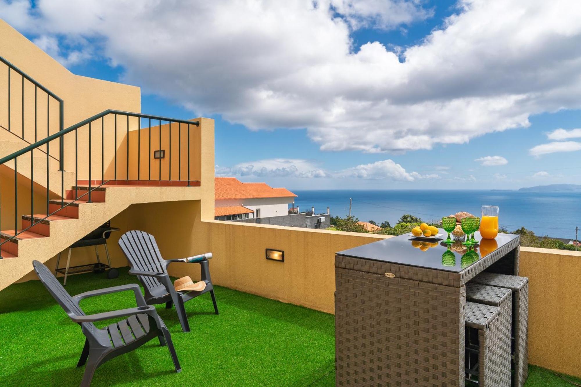 Strategic Sunset House By An Island Santa Cruz (Madeira)